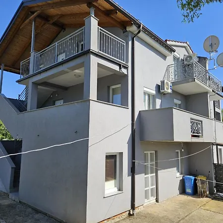 Cindric 2 By Interhome Gabonjin