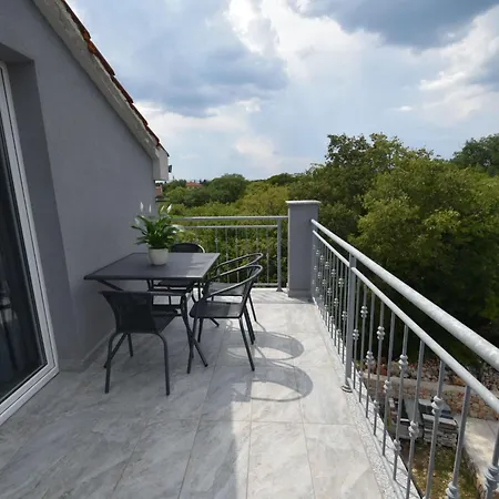 Daire Cindric 2 By Interhome Gabonjin